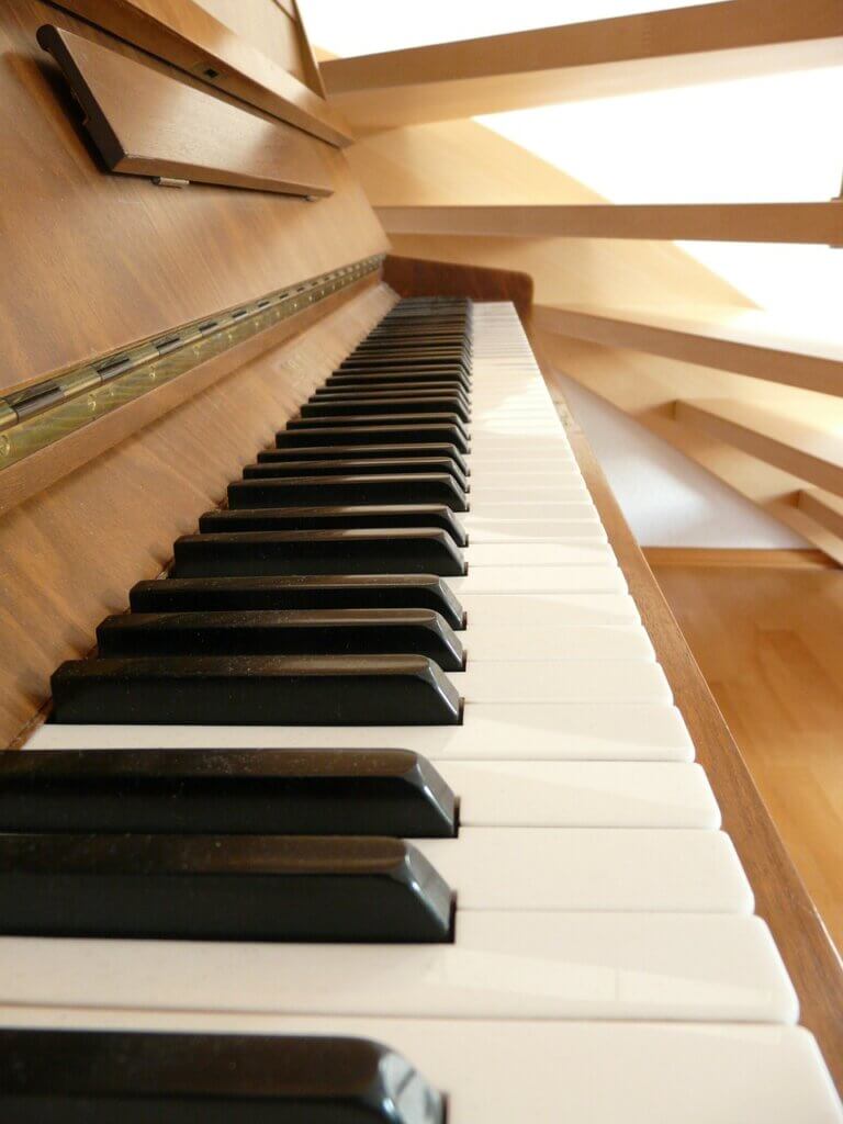 piano, piano keys, white-7963.jpg